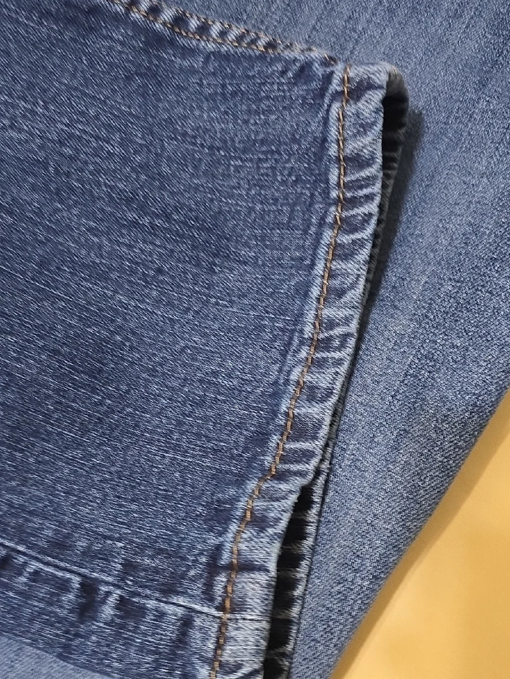 Levi's 505 Jeans Mens‎ Size 38 Blue Classic Denim Worn-in Casual Roomier Thigh